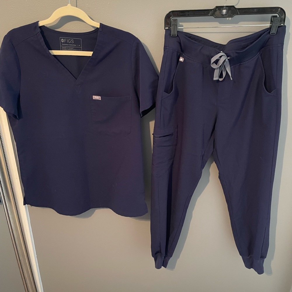 FIGS SET both pieces! Zamora jogger & Catarina top